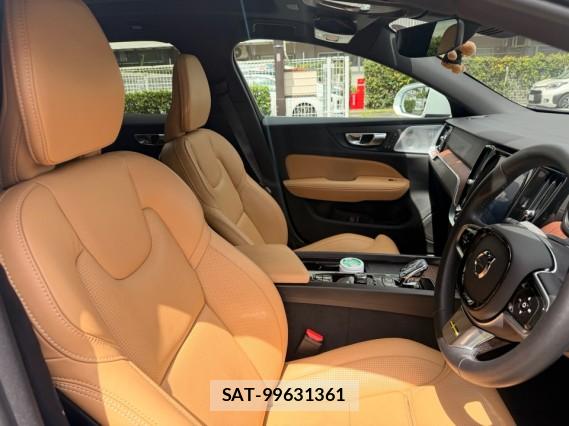 Volvo V60 2023-04 8815559-4
