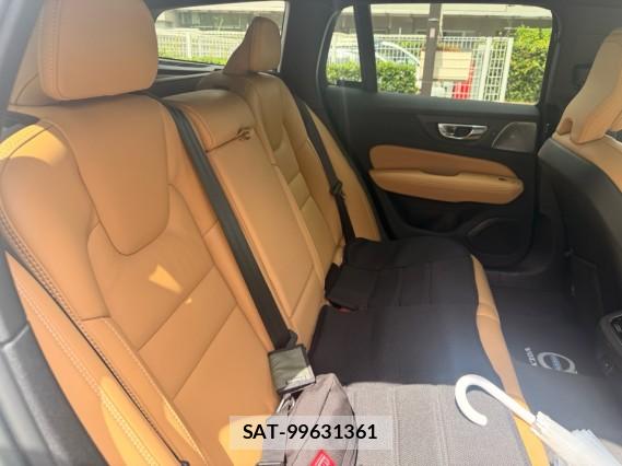 Volvo V60 2023-04 8815559-5