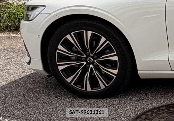 Volvo V60 2023-04 8815559-7