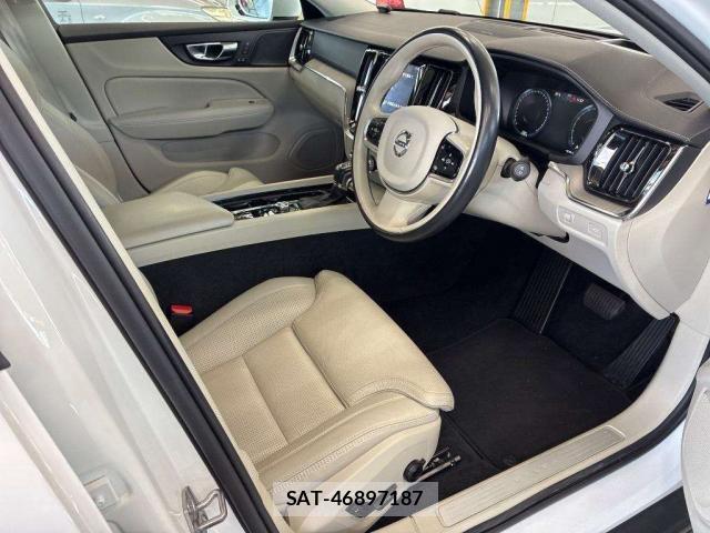 Volvo V60 2020-01 8817333-6