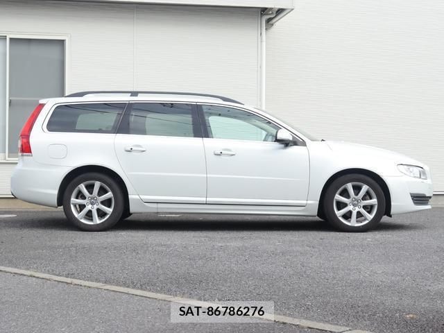Volvo V70 2016-08 8812163-6