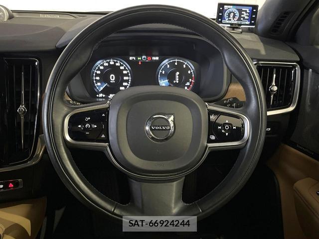 Volvo V90 2018-01 8812153-10