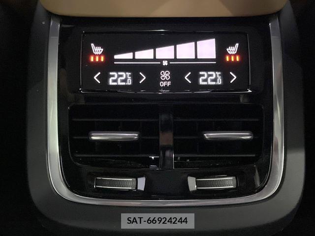 Volvo V90 2018-01 8812153-15