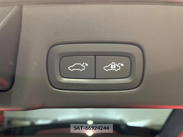 Volvo V90 2018-01 8812153-17