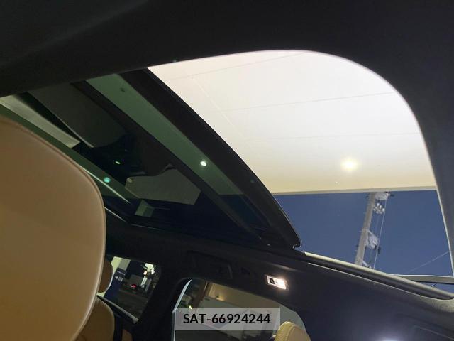 Volvo V90 2018-01 8812153-4