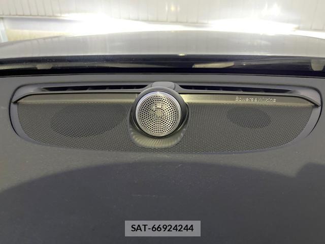 Volvo V90 2018-01 8812153-5