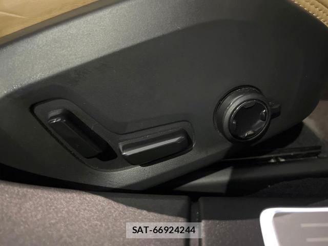 Volvo V90 2018-01 8812153-9