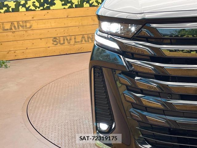 Toyota VELLFIRE 2024-02 8813725-12