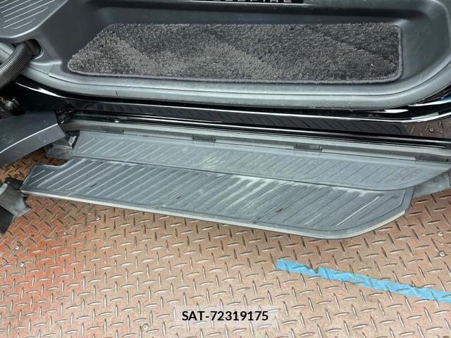 Toyota VELLFIRE 2024-02 8813725-3