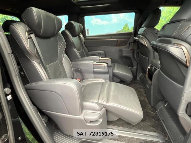 Toyota VELLFIRE 2024-02 8813725-8