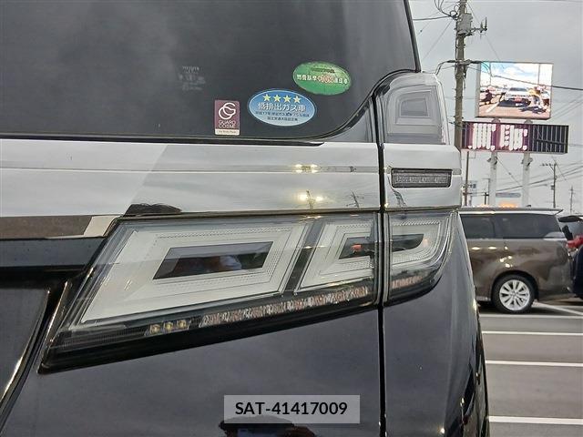 Toyota VELLFIRE 2019-03 8812804-12