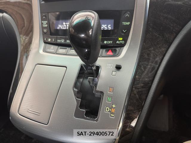 Toyota VELLFIRE 2013-07 8812848-18