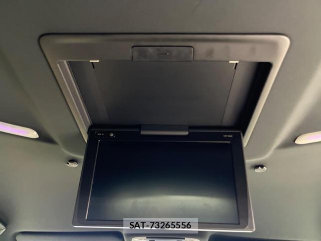 Toyota VELLFIRE 2017-08 8812965-2