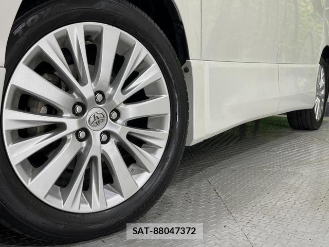 Toyota VELLFIRE 2012-02 8813118-13