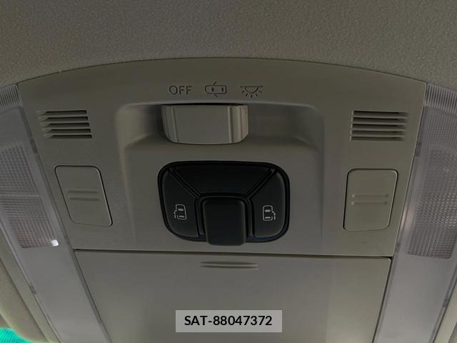 Toyota VELLFIRE 2012-02 8813118-6