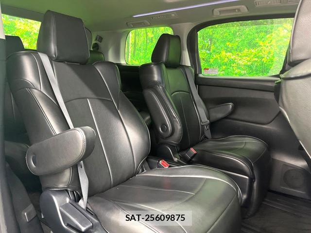 Toyota VELLFIRE 2017-01 8813201-9
