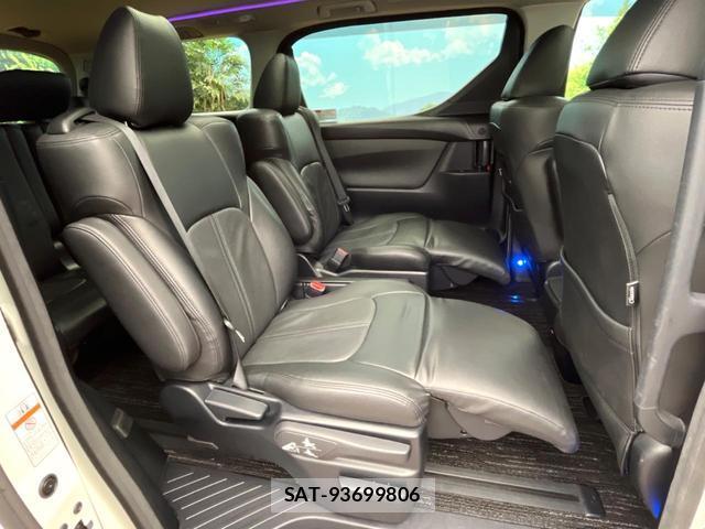 Toyota VELLFIRE 2018-11 8813729-7