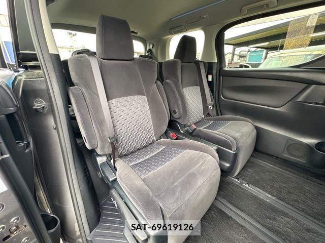 Toyota VELLFIRE 2017-03 8814418-15
