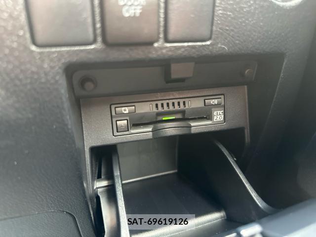Toyota VELLFIRE 2017-03 8814418-6