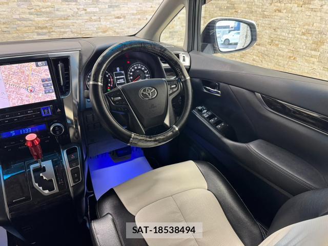 Toyota VELLFIRE 2015-05 8817028-19