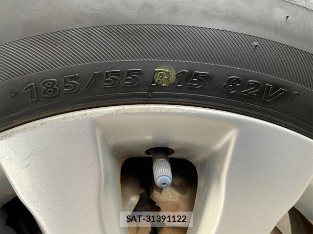 Mazda VERISA 2013-04 8813017-18