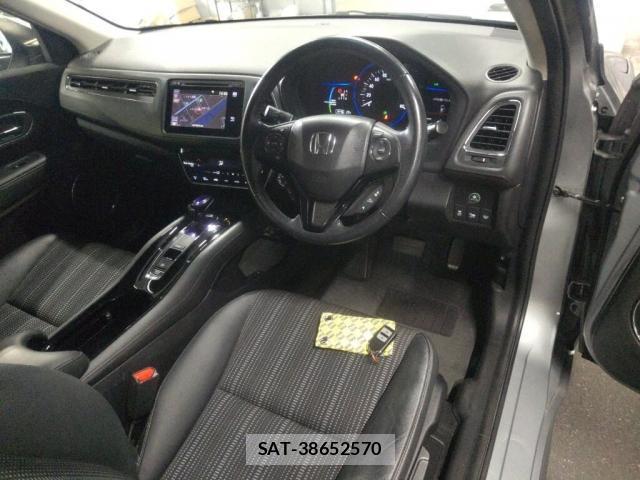 Honda VEZEL 2015-02 8816044-2