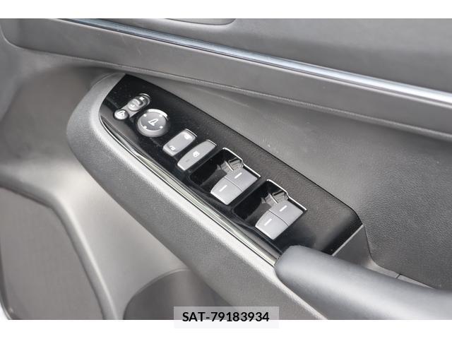 Honda VEZEL 2021-12 8817197-15