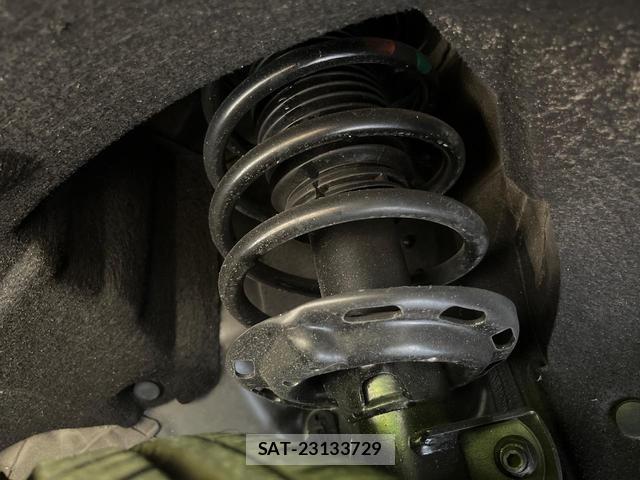 Honda VEZEL 2015-04 8817565-19