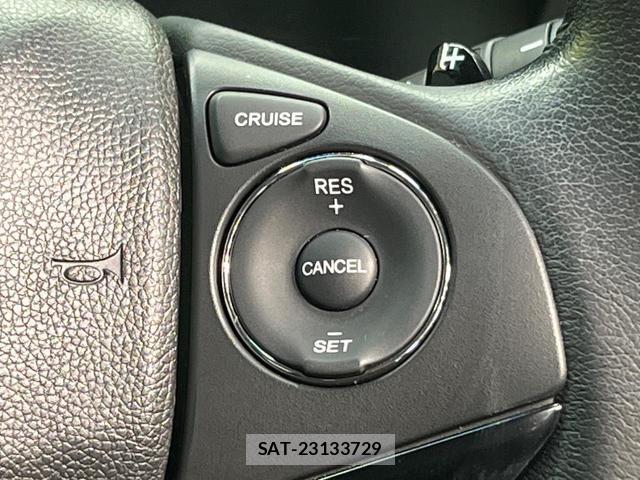 Honda VEZEL 2015-04 8817565-4