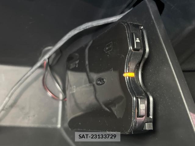 Honda VEZEL 2015-04 8817565-5