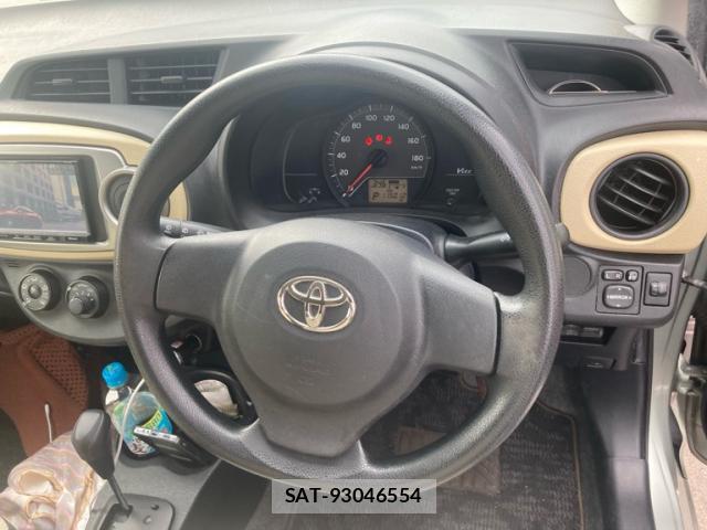 Toyota VITZ 2012-02 8812429-11