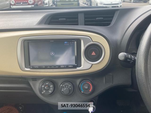 Toyota VITZ 2012-02 8812429-17