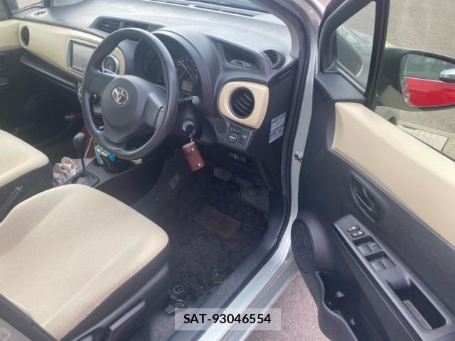 Toyota VITZ 2012-02 8812429-7