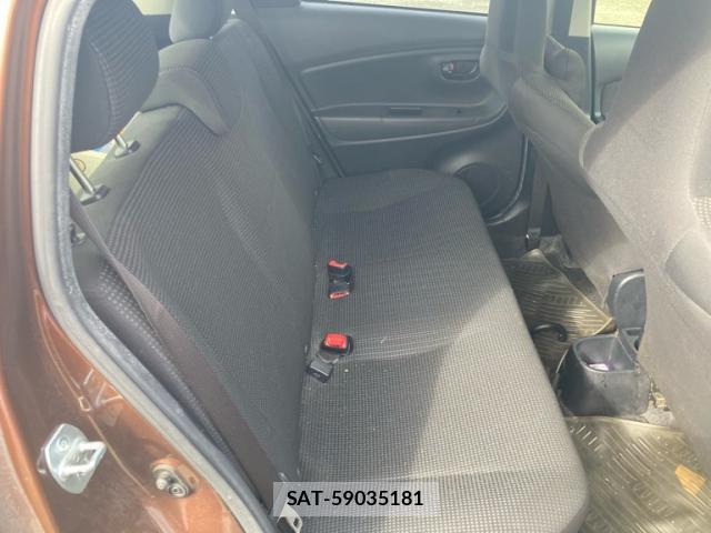 Toyota VITZ 2014-09 8813297-11