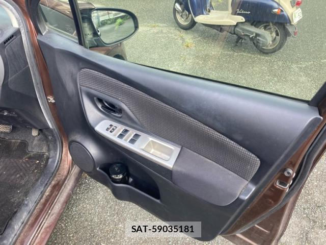 Toyota VITZ 2014-09 8813297-8