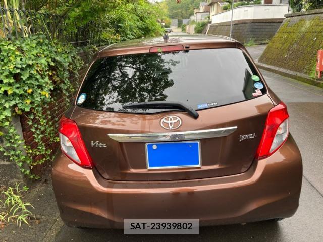 Toyota VITZ 2013-09 8813604-1