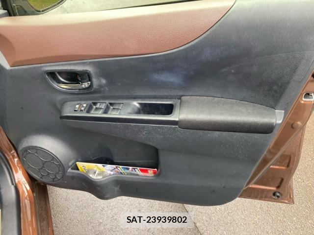 Toyota VITZ 2013-09 8813604-10