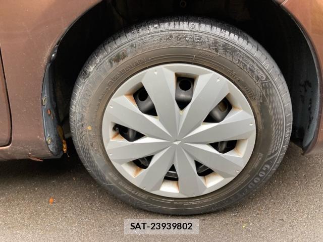 Toyota VITZ 2013-09 8813604-12