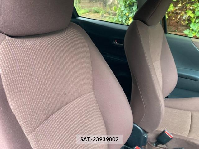 Toyota VITZ 2013-09 8813604-16