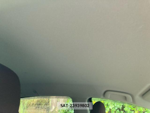 Toyota VITZ 2013-09 8813604-17