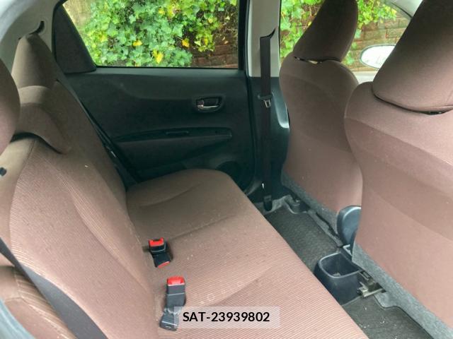 Toyota VITZ 2013-09 8813604-18