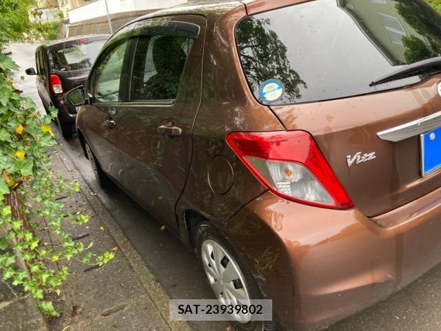 Toyota VITZ 2013-09 8813604-5