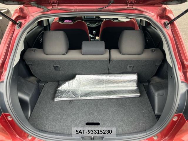 Toyota VITZ 2018-03 8813855-9