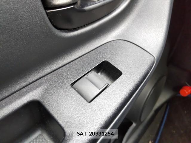 Toyota VITZ 2017-09 8815322-12