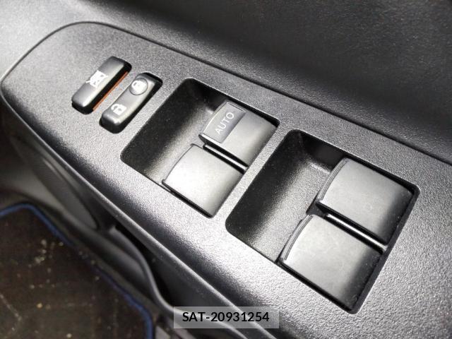 Toyota VITZ 2017-09 8815322-13