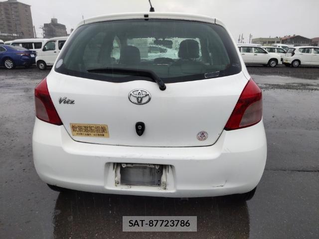 Toyota VITZ 2006-09 8815332-1