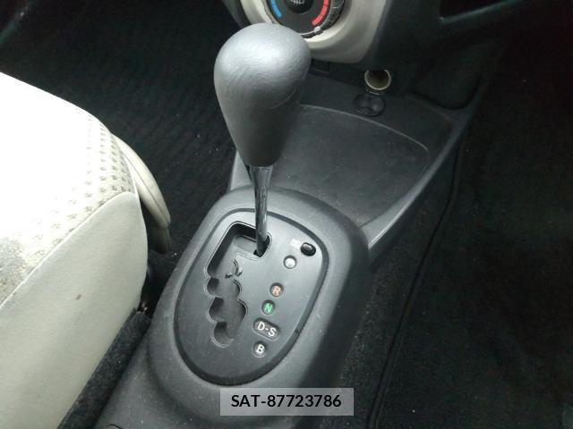 Toyota VITZ 2006-09 8815332-11