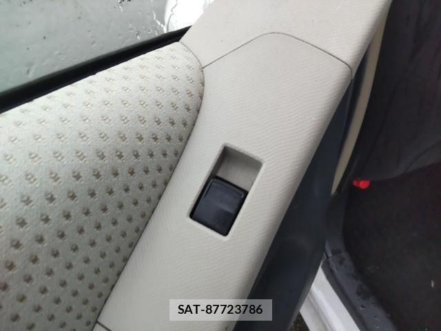 Toyota VITZ 2006-09 8815332-12