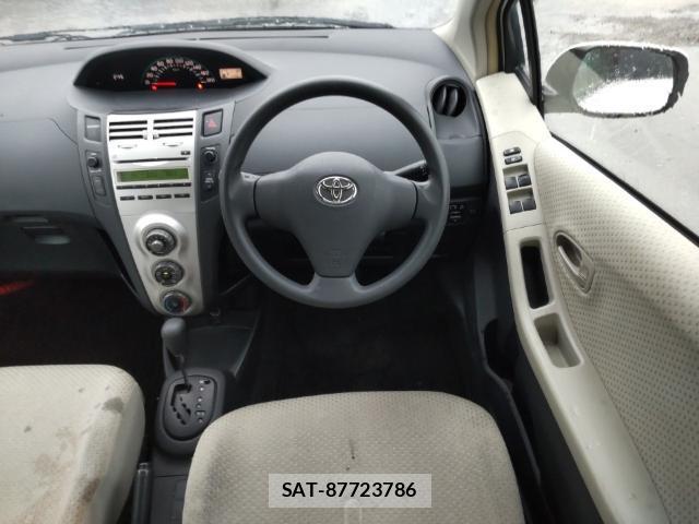 Toyota VITZ 2006-09 8815332-2