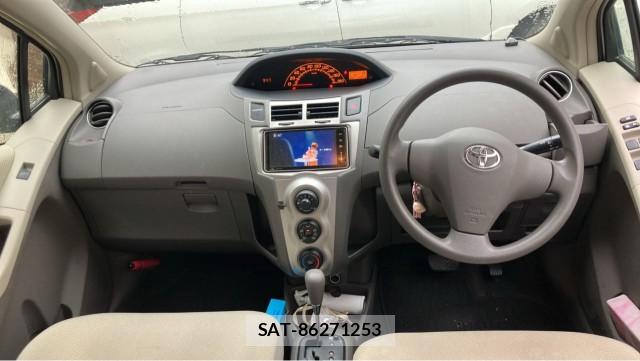 Toyota VITZ 2010-02 8815510-2